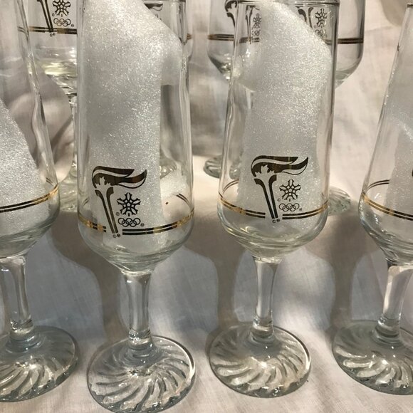 Vintage 1988 Calgary Canada Winter Olympics Champagne Flutes Glasses Set Of 8 - Picture 2 of 7